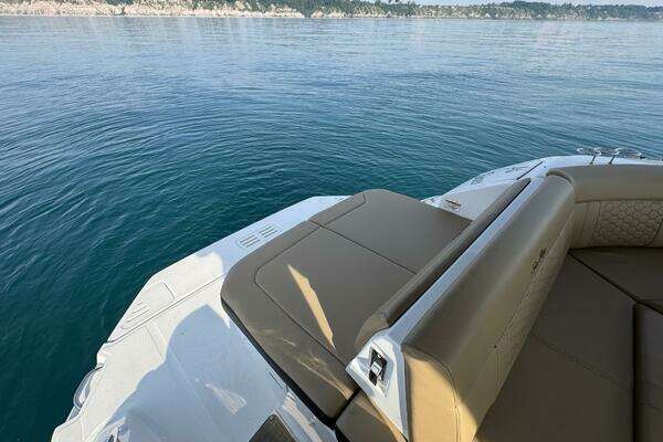 Sea Ray 320 Sundancer Yacht For Sale