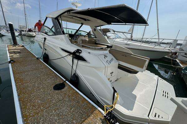 Sea Ray 320 Sundancer Yacht For Sale