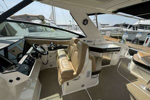Sea Ray 320 Sundancer Yacht For Sale