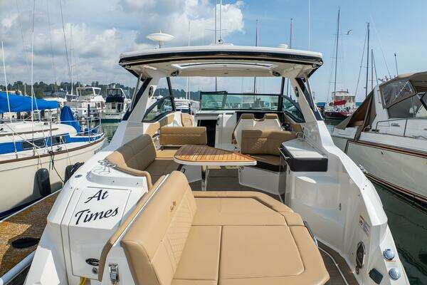 Sea Ray 320 Sundancer Yacht For Sale