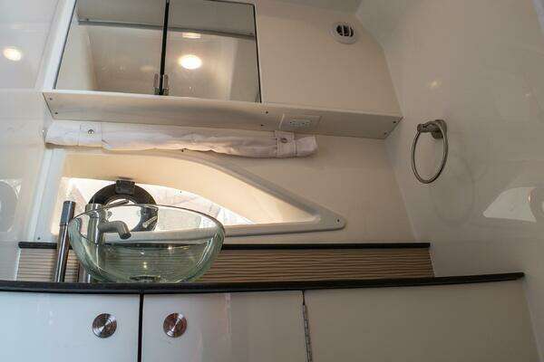 Sea Ray 320 Sundancer Yacht For Sale