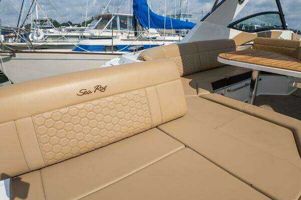 Sea Ray 320 Sundancer Yacht For Sale