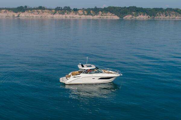 Sea Ray 320 Sundancer Yacht For Sale