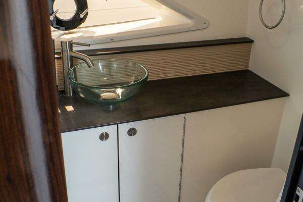 Sea Ray 320 Sundancer Yacht For Sale