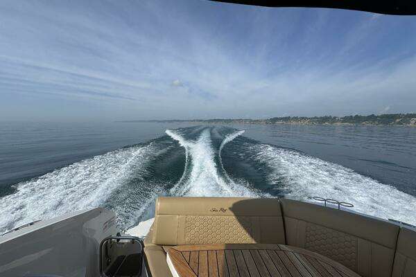 Sea Ray 320 Sundancer Yacht For Sale