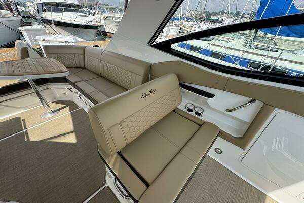 Sea Ray 320 Sundancer Yacht For Sale
