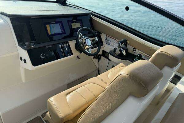 Sea Ray 320 Sundancer Yacht For Sale