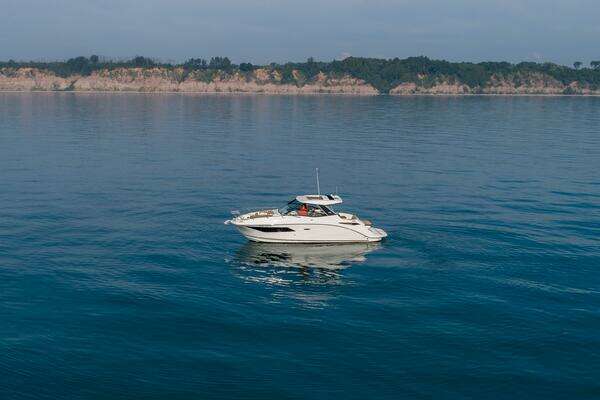 Sea Ray 320 Sundancer Yacht For Sale