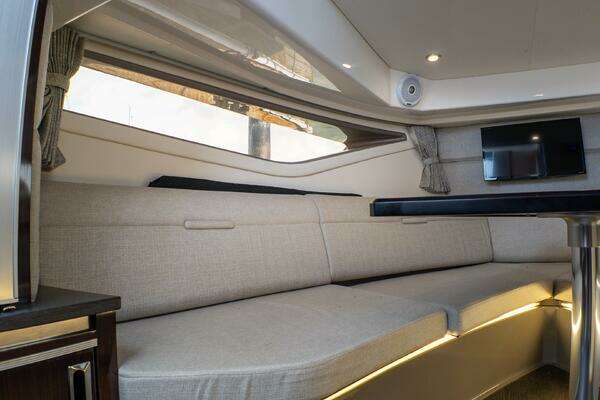 Sea Ray 320 Sundancer Yacht For Sale