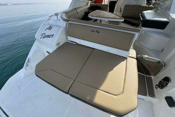 Sea Ray 320 Sundancer Yacht For Sale