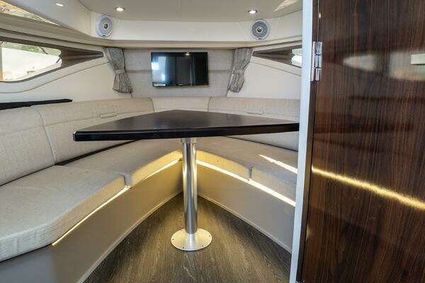 Sea Ray 320 Sundancer Yacht For Sale