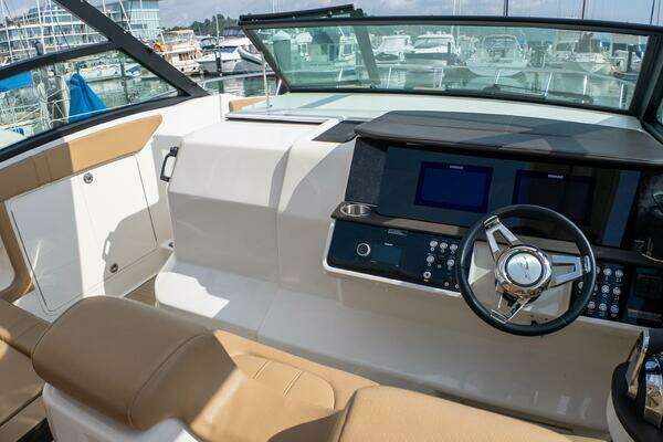 Sea Ray 320 Sundancer Yacht For Sale
