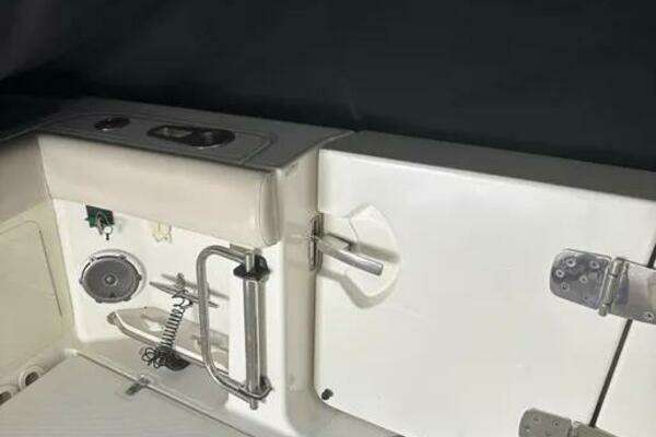 Boston Whaler 420 Outrage Yacht For Sale