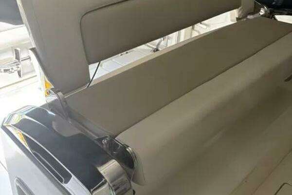 Boston Whaler 420 Outrage Yacht For Sale