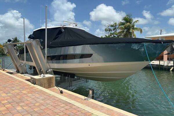 Boston Whaler 420 Outrage Yacht For Sale