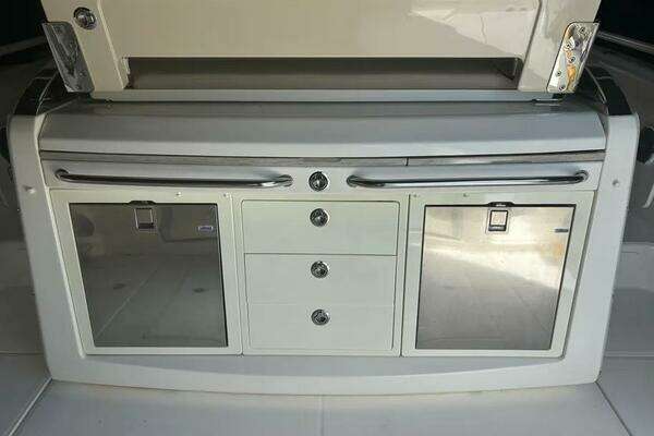 Boston Whaler 420 Outrage Yacht For Sale