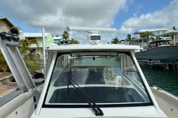 Boston Whaler 420 Outrage Yacht For Sale