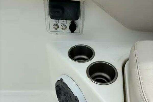 Boston Whaler 420 Outrage Yacht For Sale