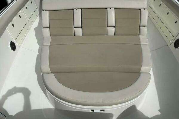 Boston Whaler 420 Outrage Yacht For Sale
