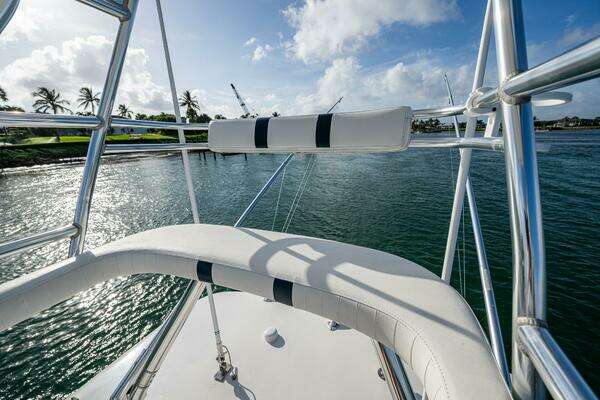 Bahama CC Yacht For Sale