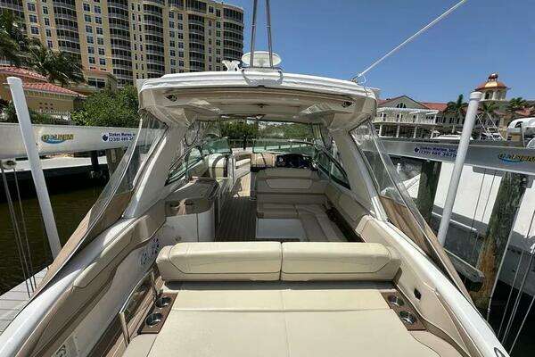 Formula 350 Crossover Bowrider Yacht For Sale