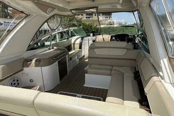 Formula 350 Crossover Bowrider Yacht For Sale
