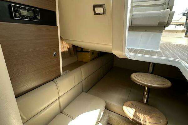 Formula 350 Crossover Bowrider Yacht For Sale