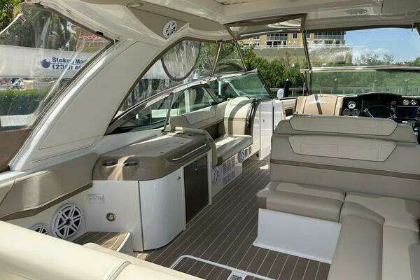 Formula 350 Crossover Bowrider Yacht For Sale