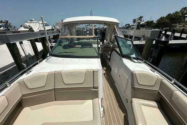 Formula 350 Crossover Bowrider Yacht For Sale