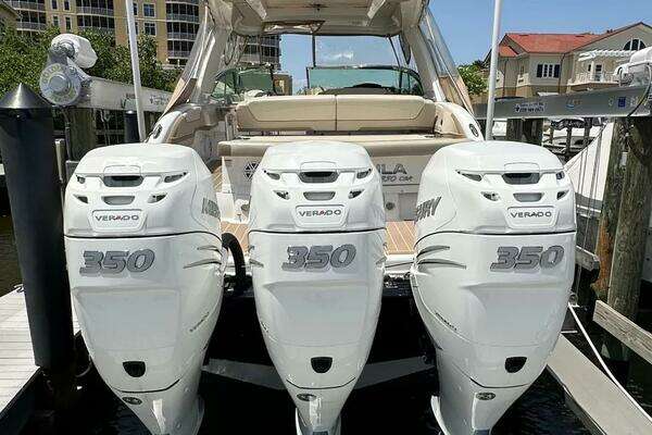 Formula 350 Crossover Bowrider Yacht For Sale