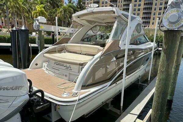 Formula 350 Crossover Bowrider Yacht For Sale