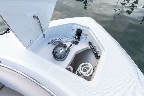 Boston Whaler 330 Outrage Yacht For Sale