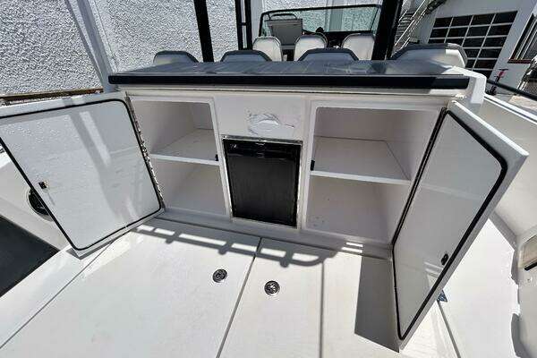 Axopar 37 Sun Top Yacht For Sale