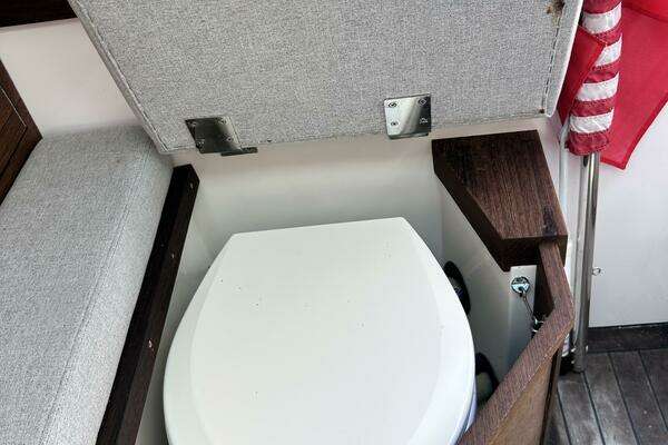 Axopar 37 Sun Top Yacht For Sale
