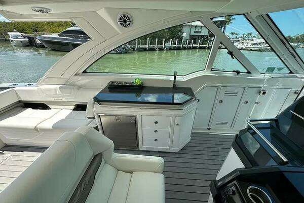 Formula 380 SSC Yacht For Sale