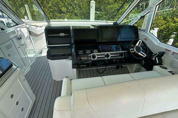 Formula 380 SSC Yacht For Sale