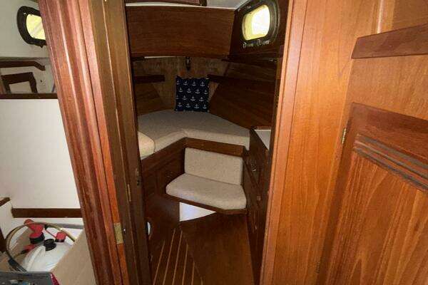 Photo of the 1985 Cape Dory  "Enchantress"