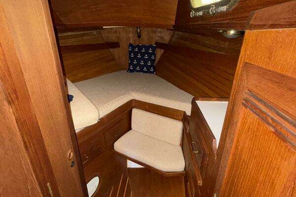 Photo of the 1985 Cape Dory  "Enchantress"