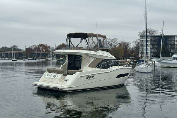 Carver C34 Command Bridge Yacht For Sale