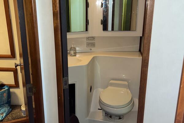 44ft Topaz Yacht For Sale