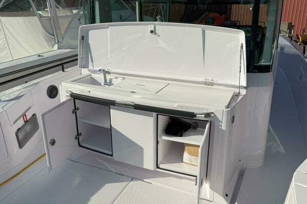 Stock 20 37ft Axopar Yacht For Sale