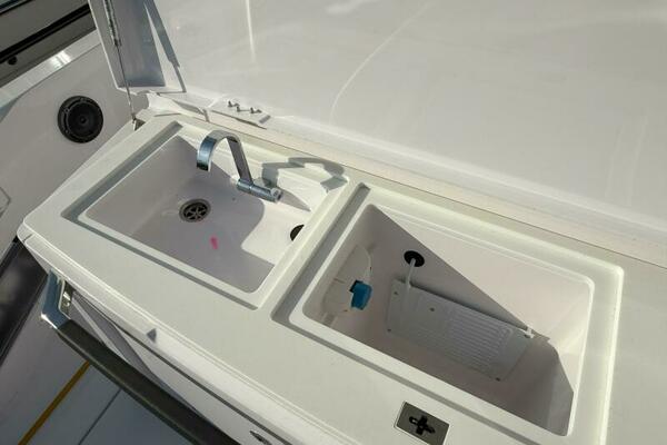 Stock 20 37ft Axopar Yacht For Sale