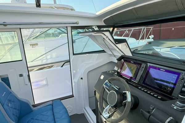 Stock 20 37ft Axopar Yacht For Sale