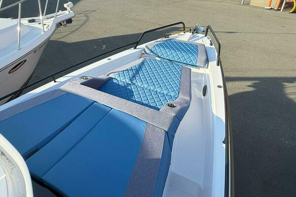 Stock 20 37ft Axopar Yacht For Sale