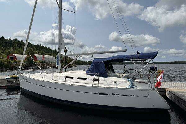 37-ft-Beneteau-2006-373- Parry Sound Ontario Canada  yacht for sale