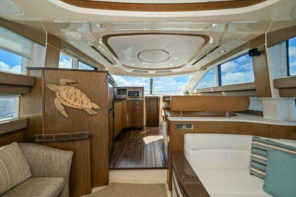 Meridian 441 Sedan Yacht For Sale