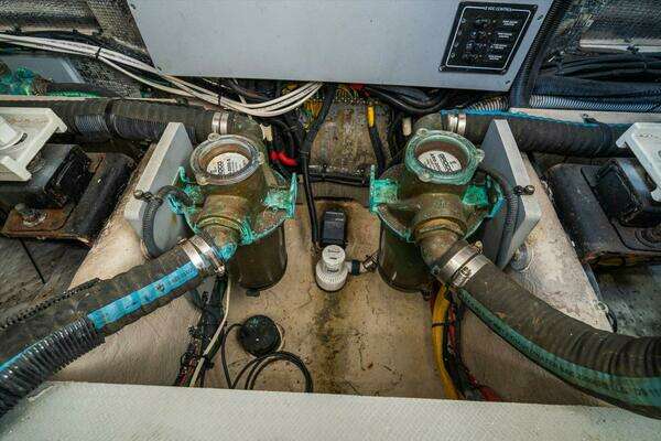 Meridian 441 Sedan Yacht For Sale
