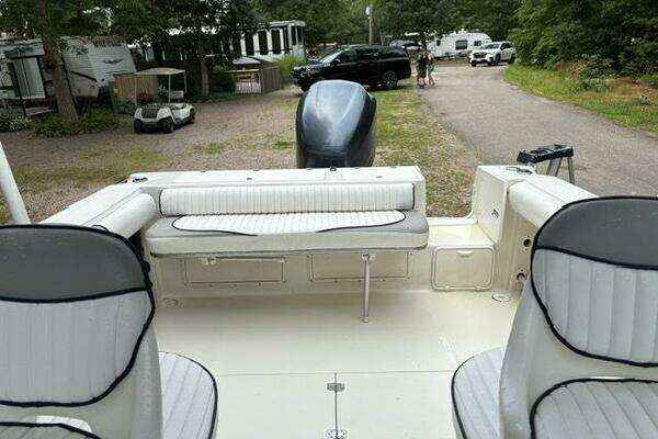 Photo of the 2006 Caravelle Sea Hawk 230 WA