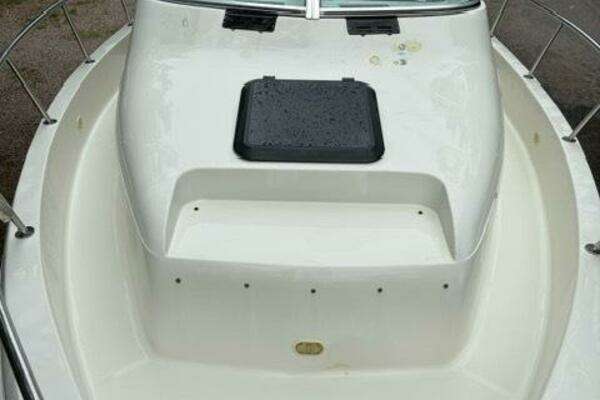 Photo of the 2006 Caravelle Sea Hawk 230 WA