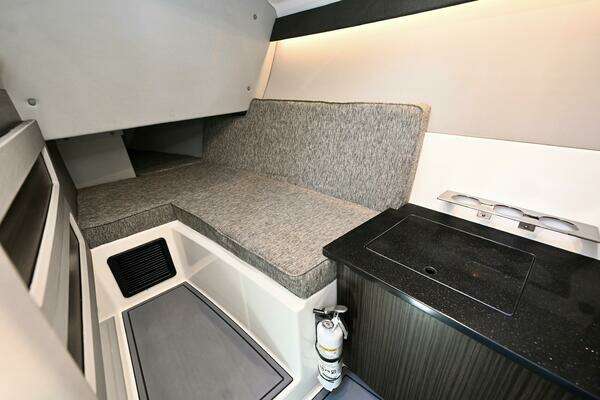 Cobalt R33 Yacht For Sale